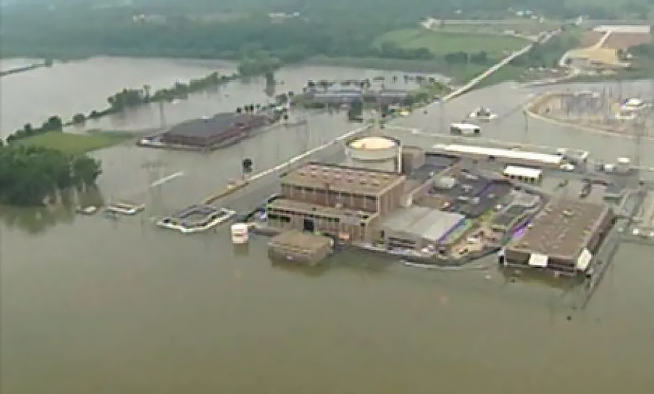 								 								 Fort Calhoun Nuclear Power Plant under water in 2011.				